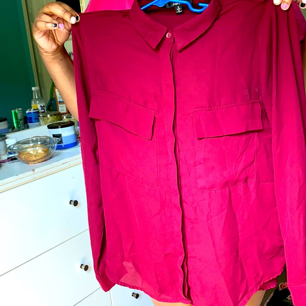 Collard shirt with front pocket